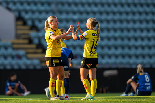 Camilla Huseby and Emilie Marie Aanes Woldvik of LSK Kvinner celebrates