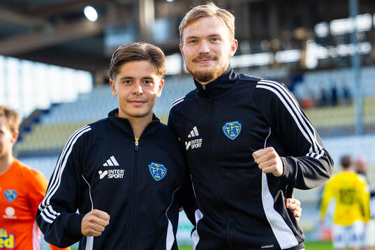 Falkenbergs Remo Gotfredsen Grgic och Hugo Tilly jublar