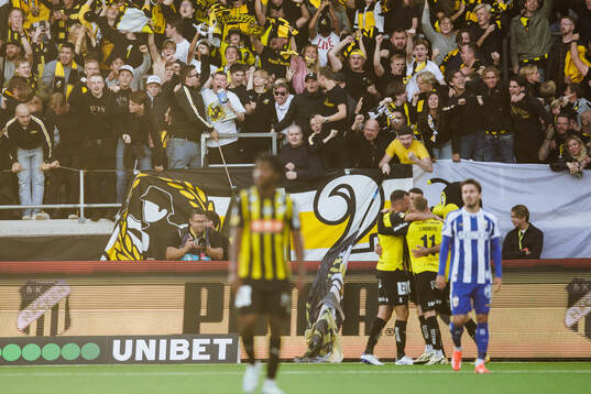 Häckens Ali Youssef jublar efter sitt 3-3 mål