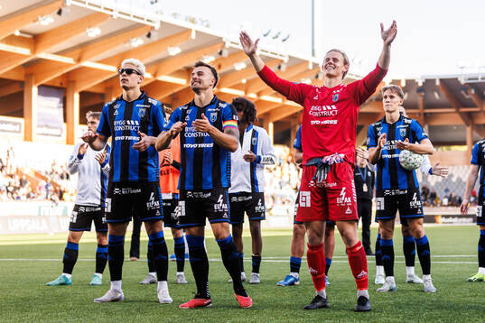 Sirius Yousef Salech, Henrik Castegren och målvakt Jakob Tånnander jublar