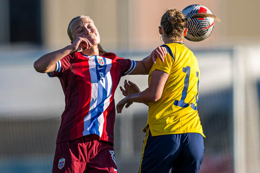 Nora Krogstad Lium of Norway and Lilian Häggkvist of Sweden during the