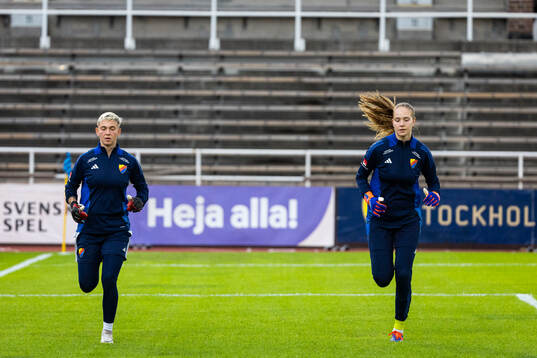 Djurgårdens målvakter Gina Schuller och Elvira Björklund