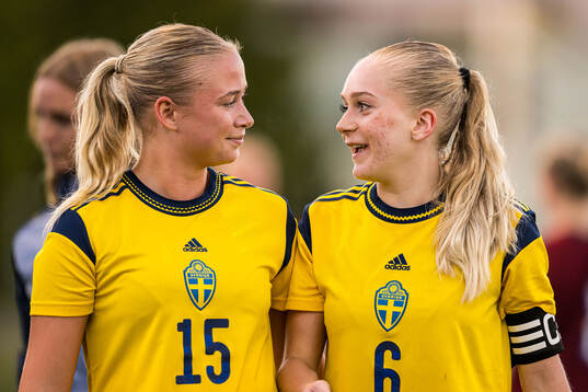 Nicole Molin Kock and Doris Petz of Sweden