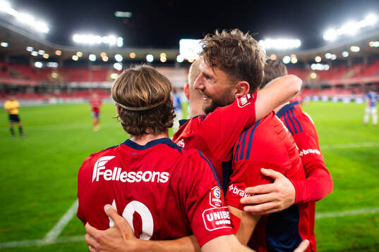 Östers Alibek Aliev jublar med lagkamrater efter 3-1