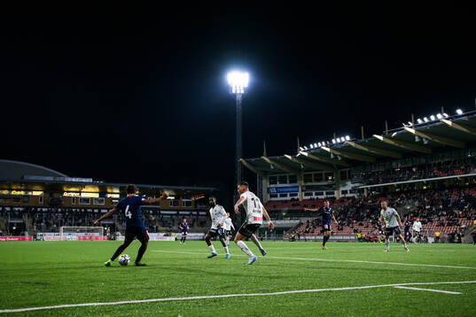 Sandvikens IFs Jonathan Karlsson, Örebros Mohammed Khalid