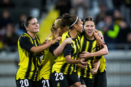 Tabby Tindell of Häcken celebrate the 1-0 goal with