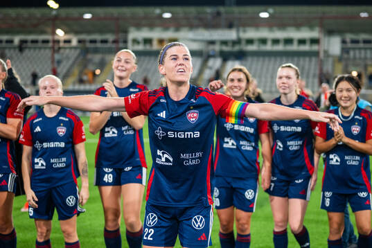 FC Rosengårds Olivia Schough jublar