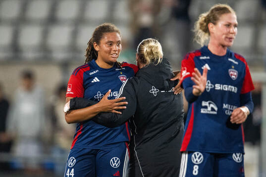 FC Rosengårds Jo-Anne Agbor Tataw Cronquist jublar