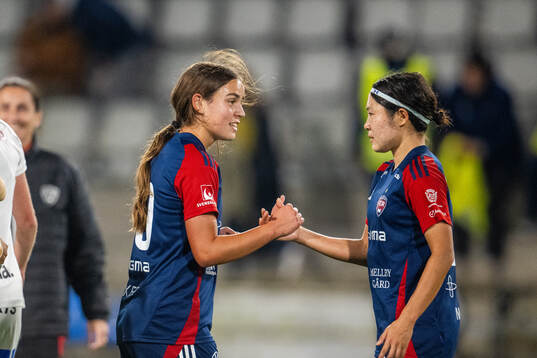 FC Rosengårds Rebecca Maravall och Mai Kadowaki jublar