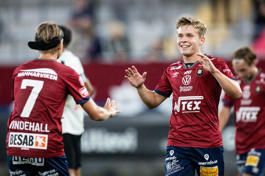 Örgrytes Isak Dahlqvist jublar