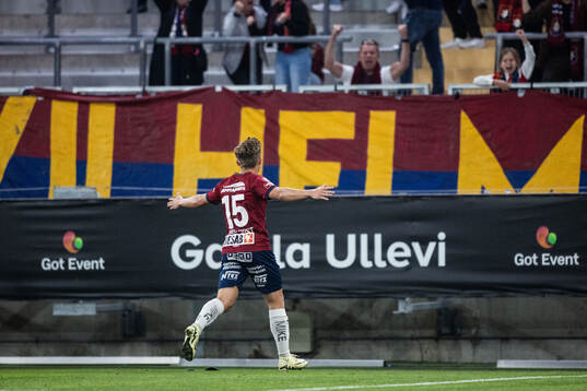 Örgrytes Isak Dahlqvist jublar efter 2-1