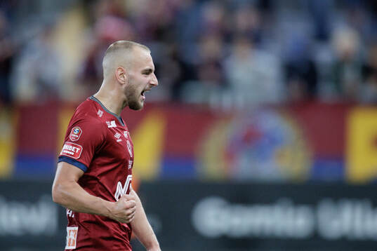 Örgrytes Amel Mujanic jublar