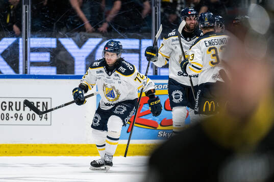 Södertäljes Nicolai Meyer jublar