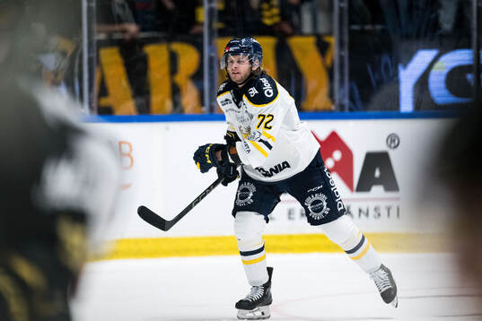 Södertäljes Nicolai Meyer jublar