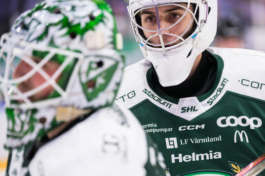 Färjestads målvakt Maxime Lagacé byter med Damian Clara