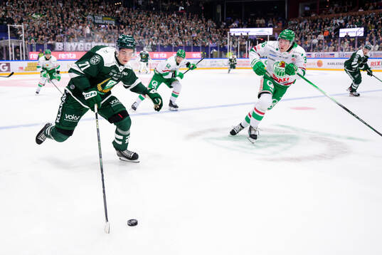 Färjestads Viktor Lodin och Rögles Axel Smeds