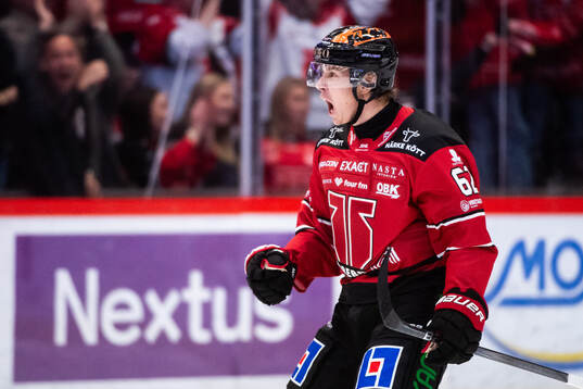 Örebros Robert Leino jublar