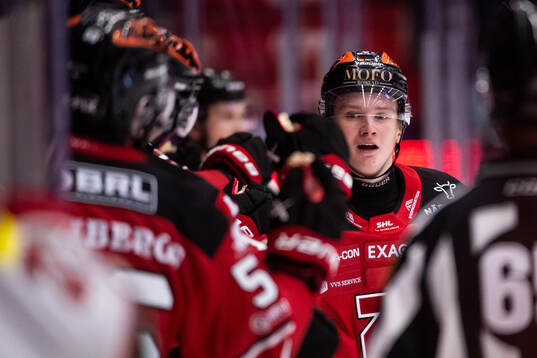 Örebros Liam Danielsson jublar