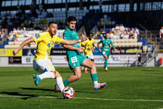 Falkenbergs Leonardo Farah Shahin och Ljungskiles Mattias Bahno