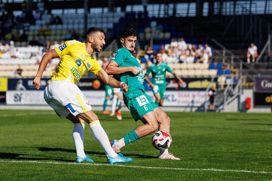 Falkenbergs Leonardo Farah Shahin och Ljungskiles Mattias Bahno
