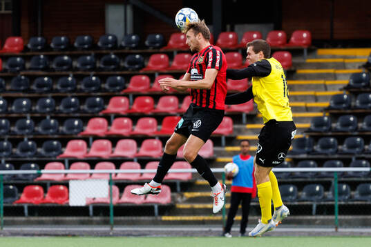 Brommapojkarnas Alexander Abrahamsson och Mjällbys Jacob