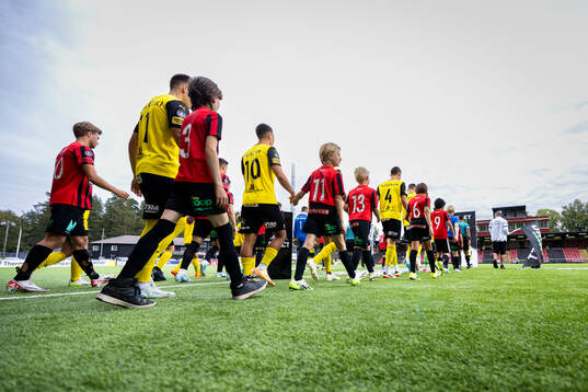 Brommapojkarnas och Mjällbys spelare i lineup