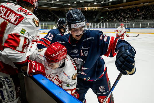 Troja/Ljungbys Jonathan Wikström och Halmstads Victor Gagic