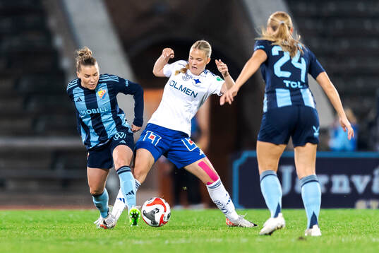 Djurgårdens Ebba Hed och IFK Norrköpings Freja Lindwall