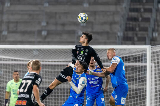 Örebros Theodor Hansemon når högst på frispark