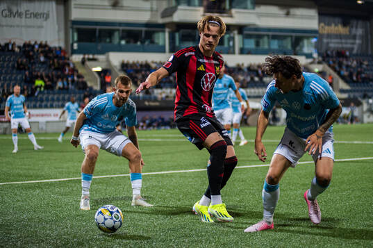 Östersunds Sebastian Karlsson Grach och Gefles Adrian