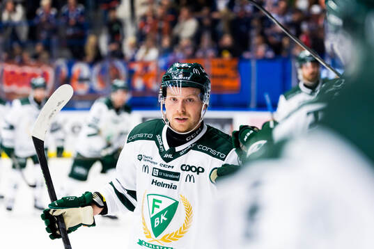 Färjestads Oskar Steen jublar