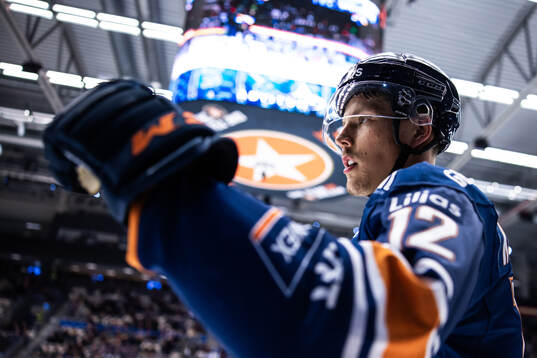 Växjös Otto Koivula jublar