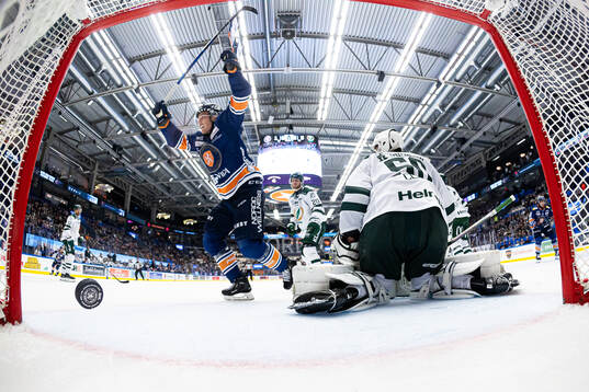 Växjös Otto Koivula jublar