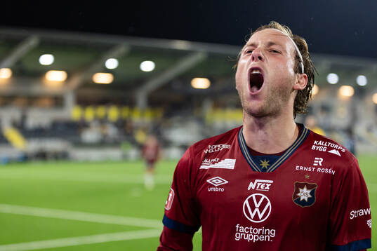 Örgrytes William Kenndal jublar efter 0-1
