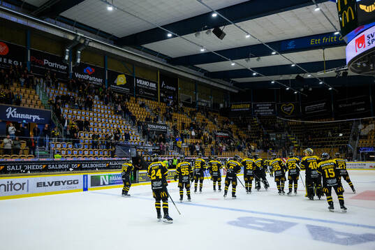 Västerås spelare jublar