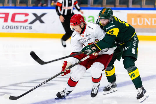 Almtunas Mikkel Oby Olsen och Björklövens Joel Mustonen