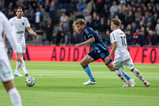 Djurgårdens Rasmus Schuller och Brommapojkarnas Wilmer Odefalk