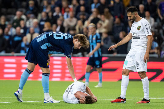 Djurgårdens August Priske Flyger och Brommapojkarnas Alexander Abrahamsson