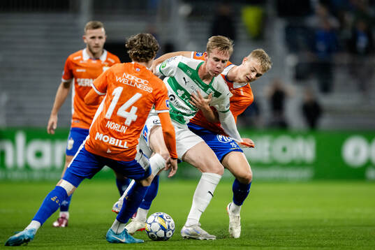 Västerås Karl Gunnarsson och IFK Göteborgs David Kjær