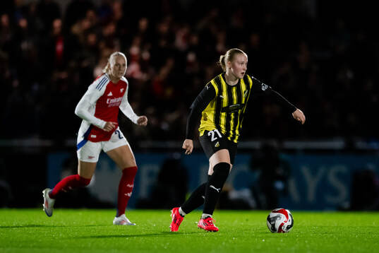 Stina Blackstenius of Arsenal and Johanna Fossdalsá of