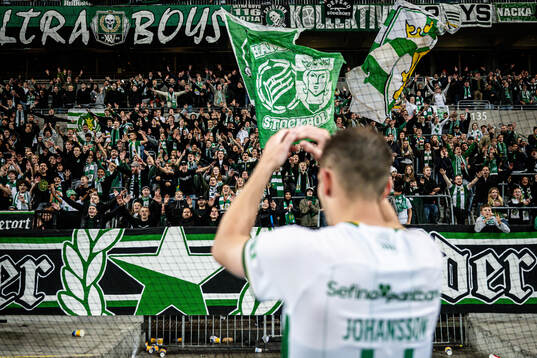 Hammarbys Oscar Johansson Schellhas jublar
