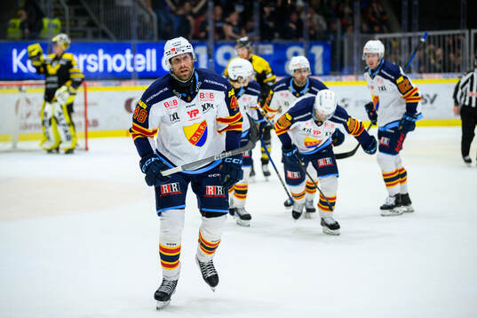 Djurgårdens Dick Axelsson jublar