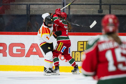 Brynäs Maja Nylen-Persson och Modos Adela Sapovalivova