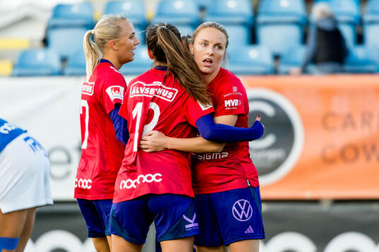 Djurgårdens Mimmi Larsson jublar efter 0-1