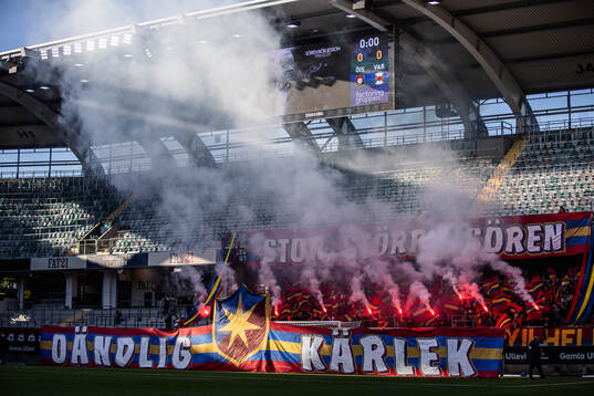 Örgrytes supportrar uppmärksammar Sören Börjesson med