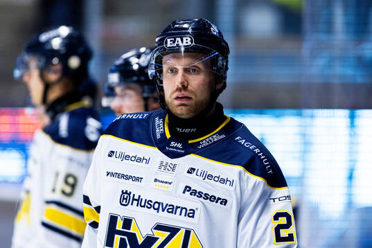 HV71s John Nyberg på uppvärmningen