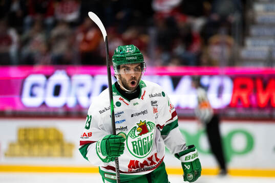 Rögles Josh Dickinson