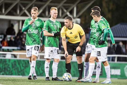Brages Alexander Zetterström och Brages Christopher Redenstrand och Domare Jovan Krsmanovic
