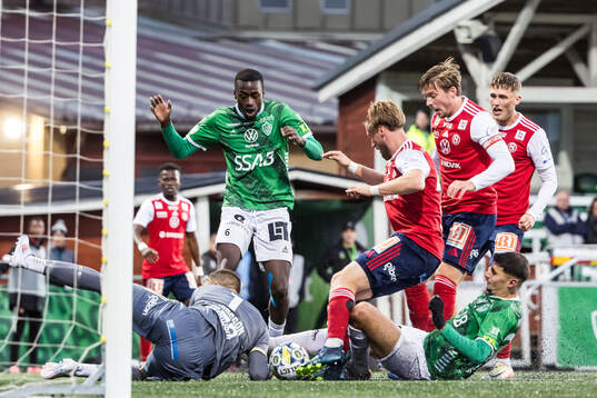 Sandvikens IFs målvakt Felix Jakobsson och Brages Adil