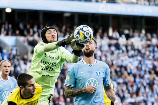 Mjällbys Noel Törnqvist och Malmö FFs Pontus Jansson